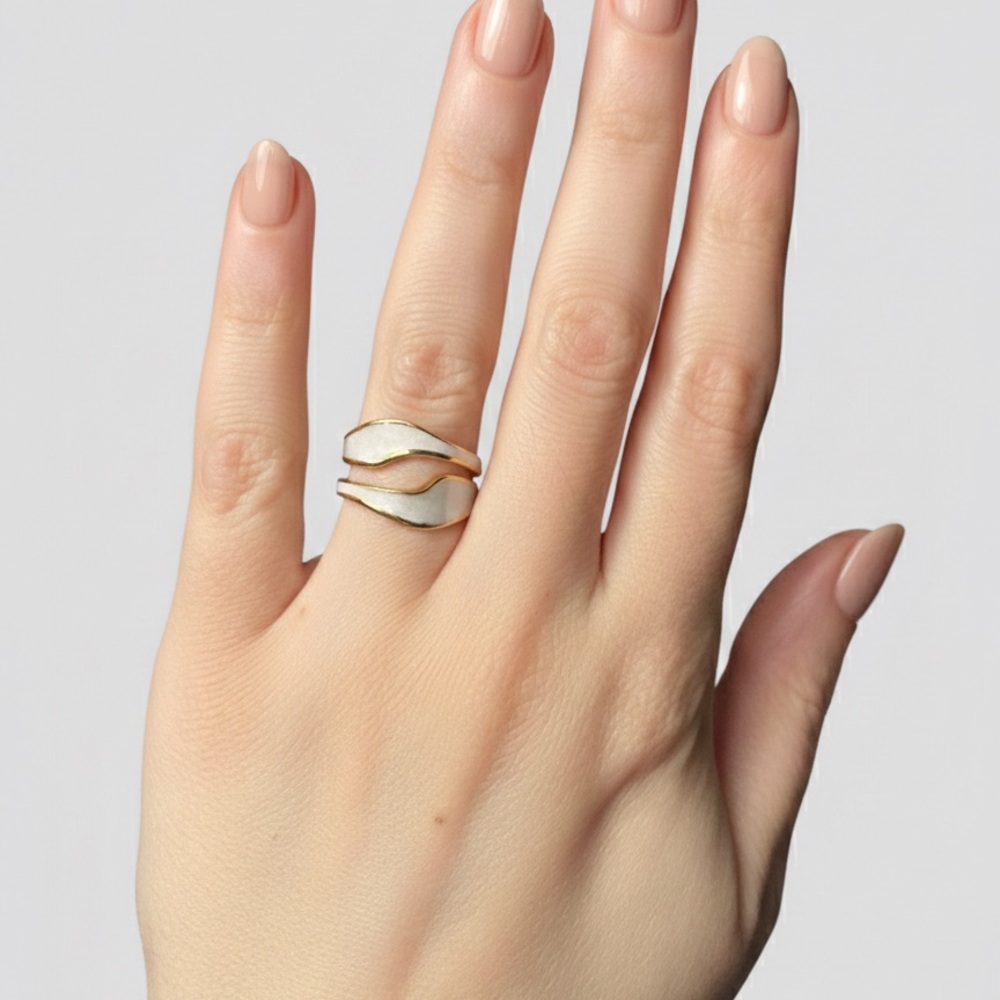 Elegant Gold and White Wave Ring